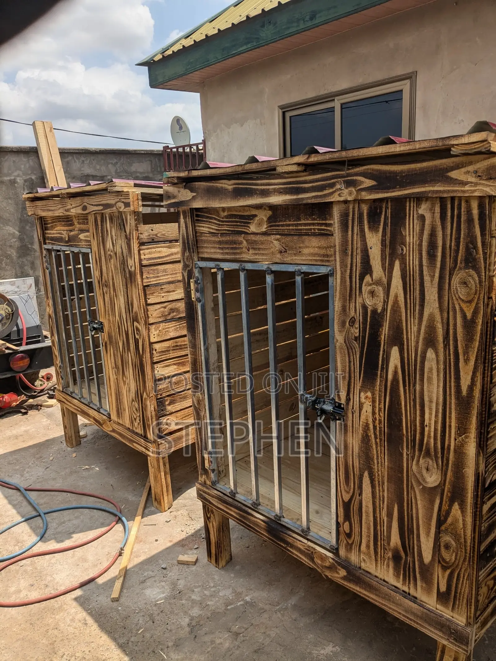 Single Wooden Pallet Dog Cage