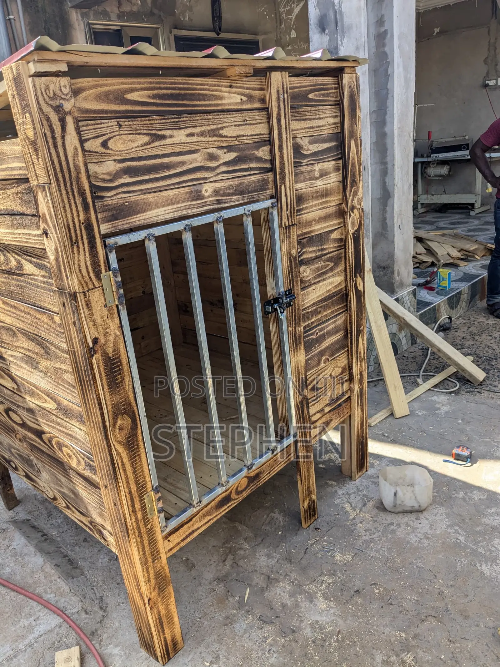 Single Wooden Pallet Dog Cage