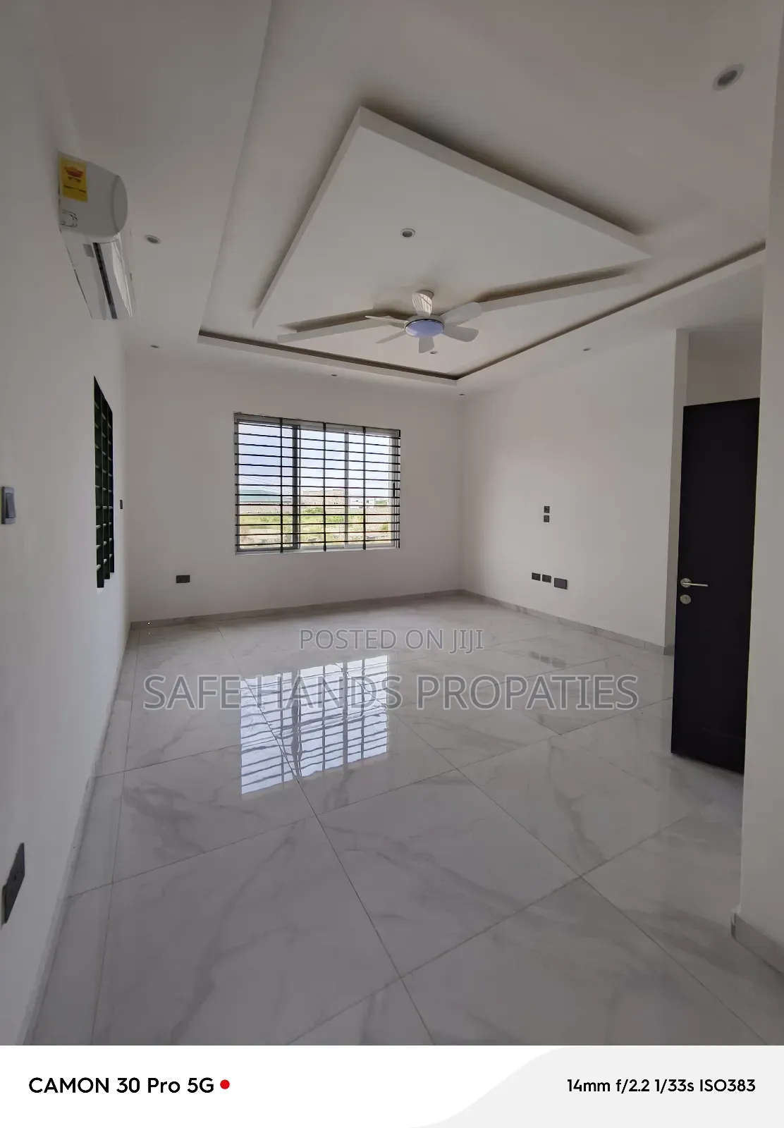 5bdrm House in Lakeside, Accra Metropolitan for sale