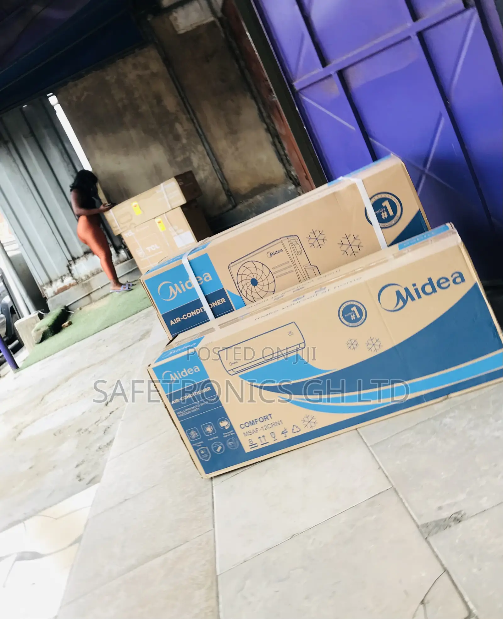 Available Split Gas Midea 2.5 Horsepower Airconditioner