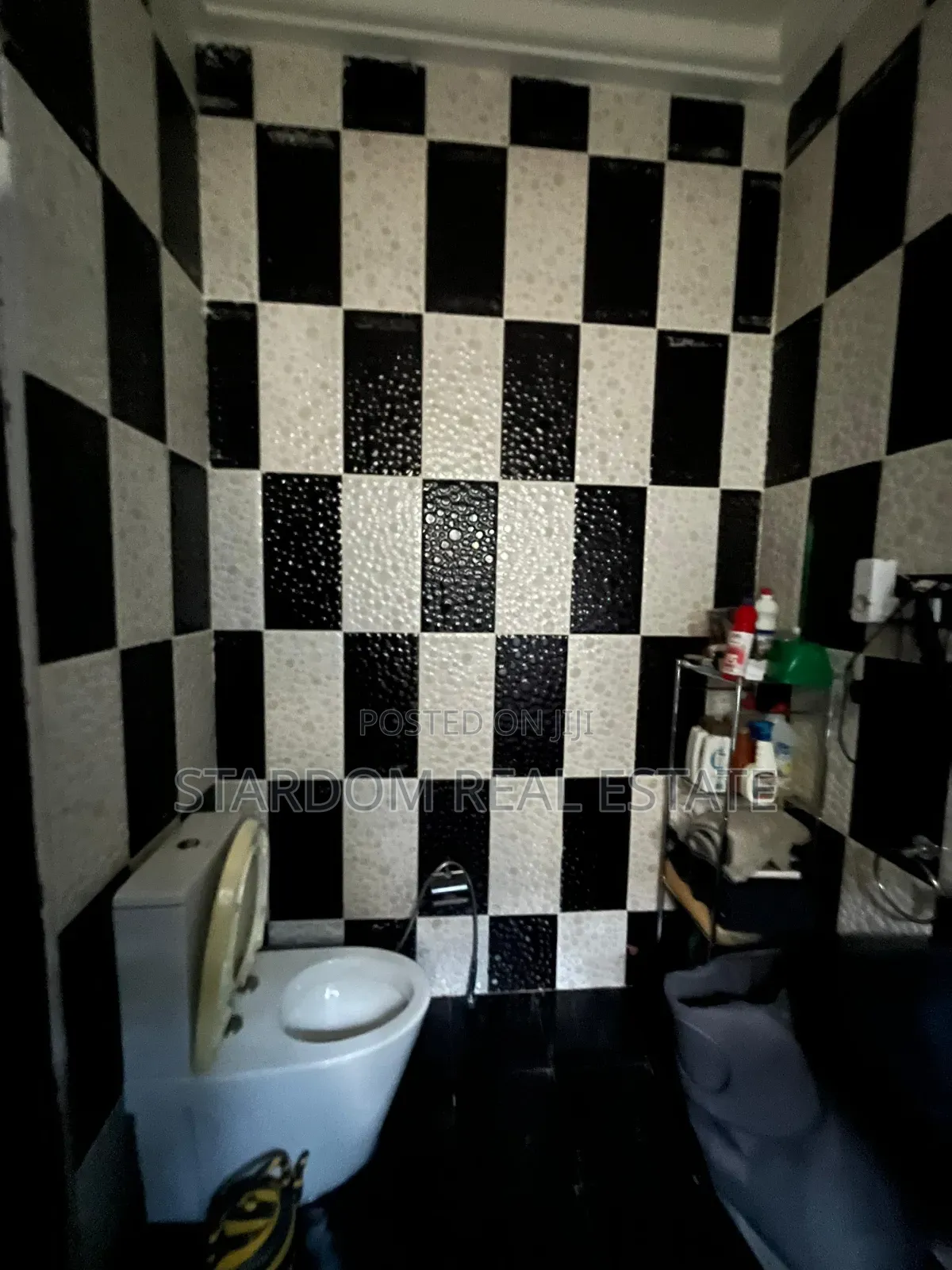 2bdrm Duplex in American House for rent
