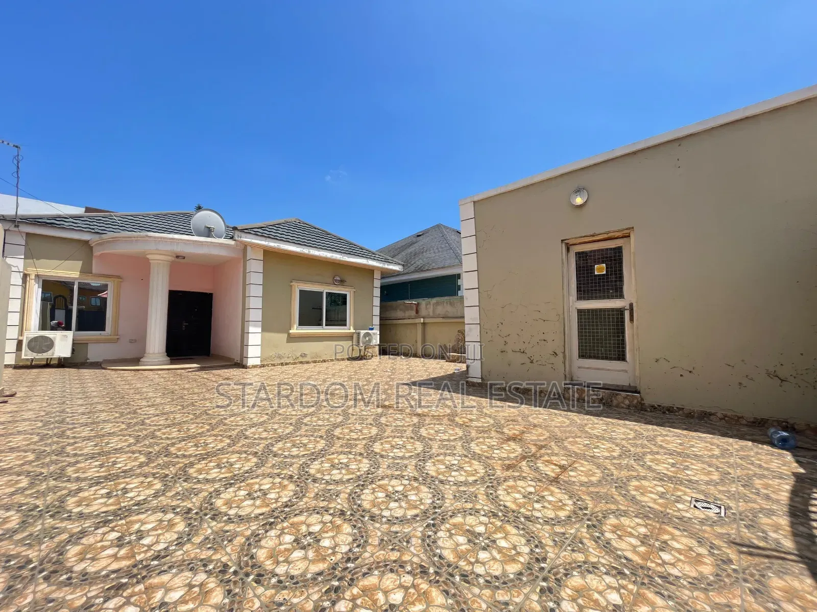 2bdrm Duplex in American House for rent