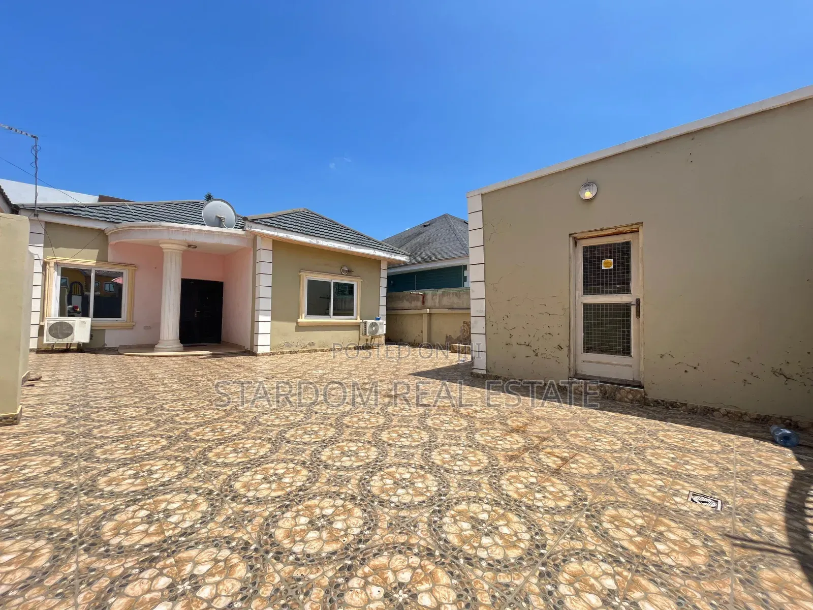 2bdrm Duplex in American House for rent