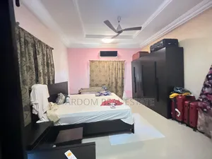 2bdrm Duplex in American House for rent