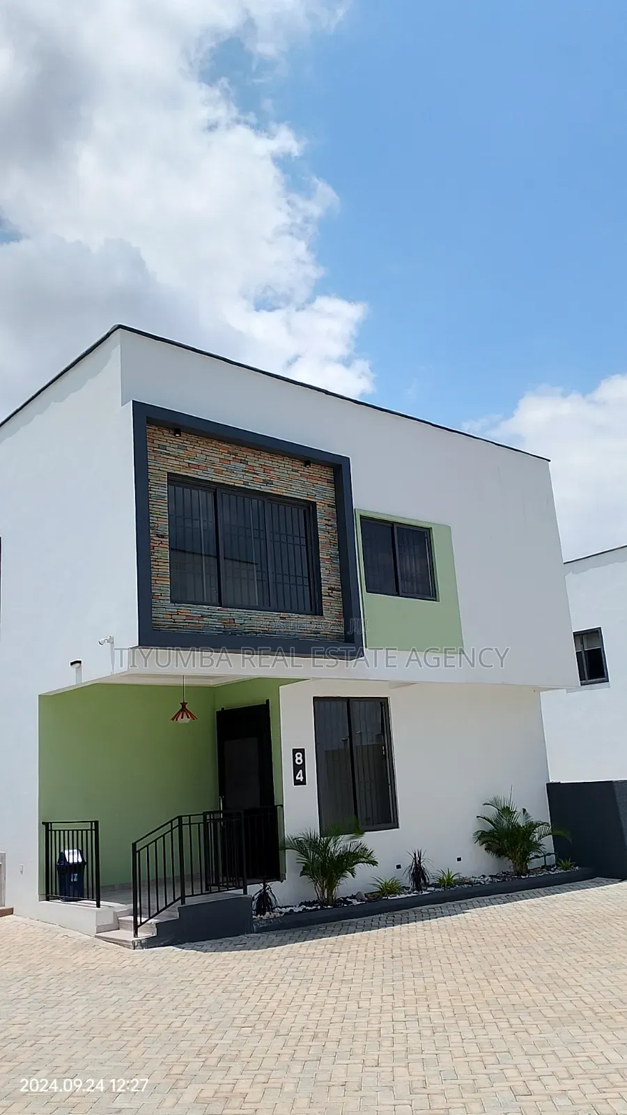 3bdrm Duplex in Tiyumba Real Estate, North Legon for rent