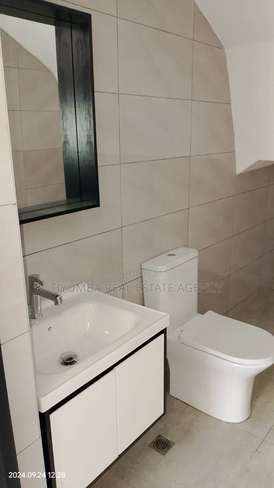 3bdrm Duplex in Tiyumba Real Estate, North Legon for rent