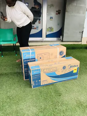 Original Midea 2.5hp Split Non Inverter Air Conditioner.