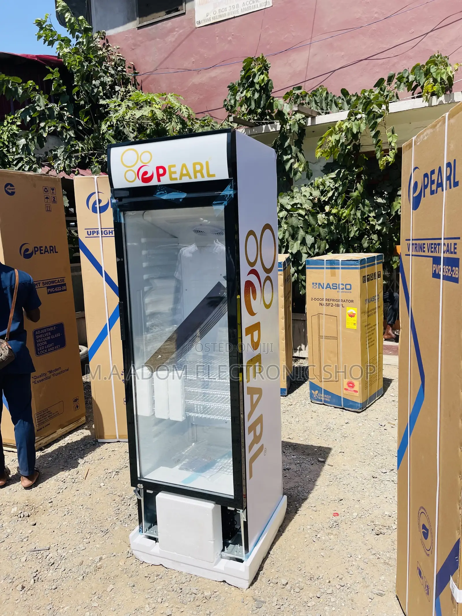Quality Yet Affordable Pearl PVC 352 300L Display Fridge.