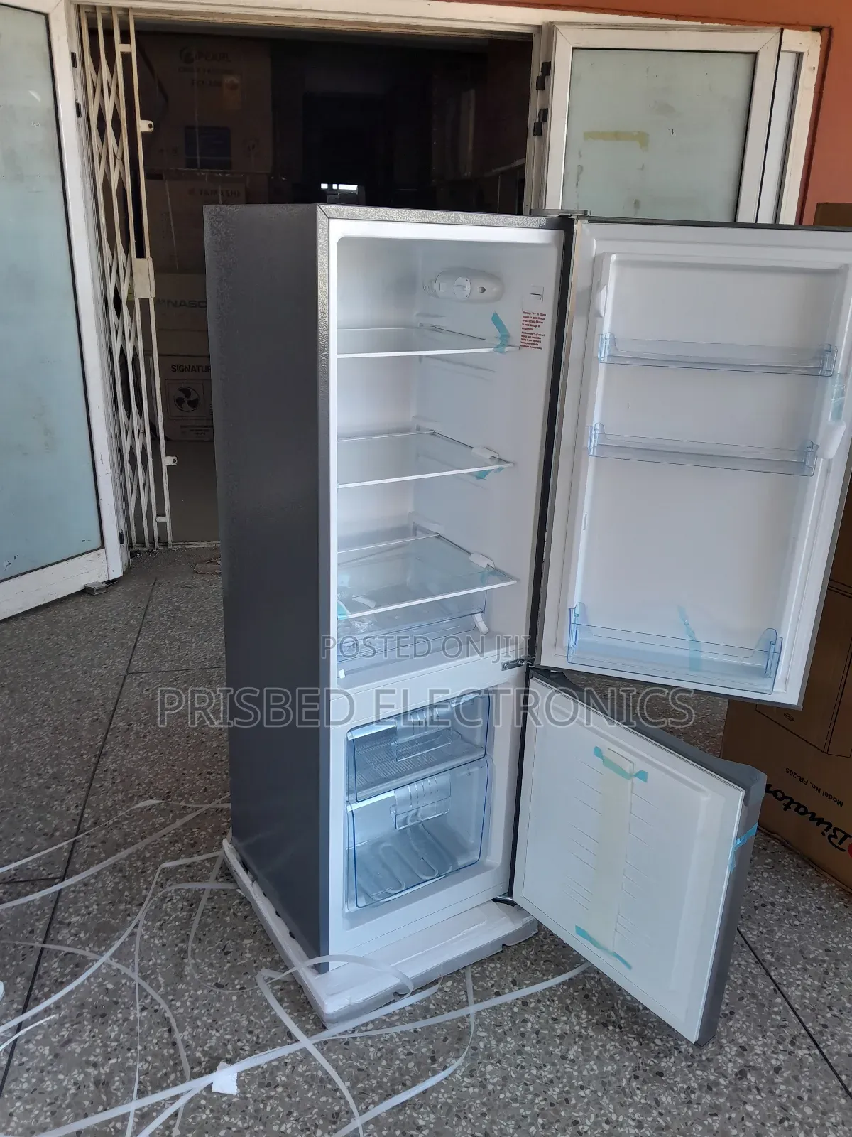 Binatone Durable Double Door Fridge 176 Litres