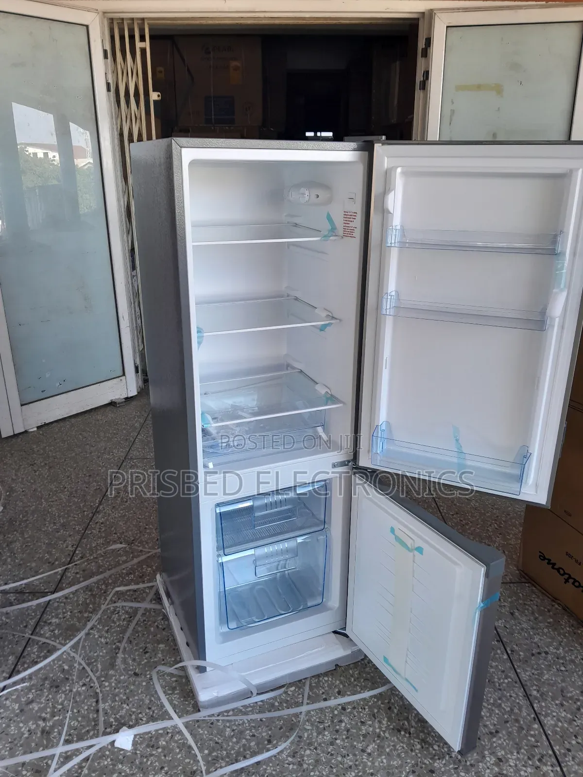 Binatone Durable Double Door Fridge 176 Litres