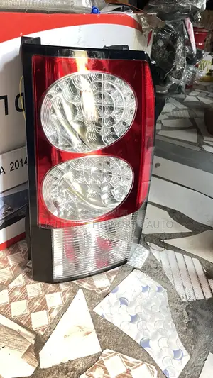 Land Rover Discovery Taillight Right