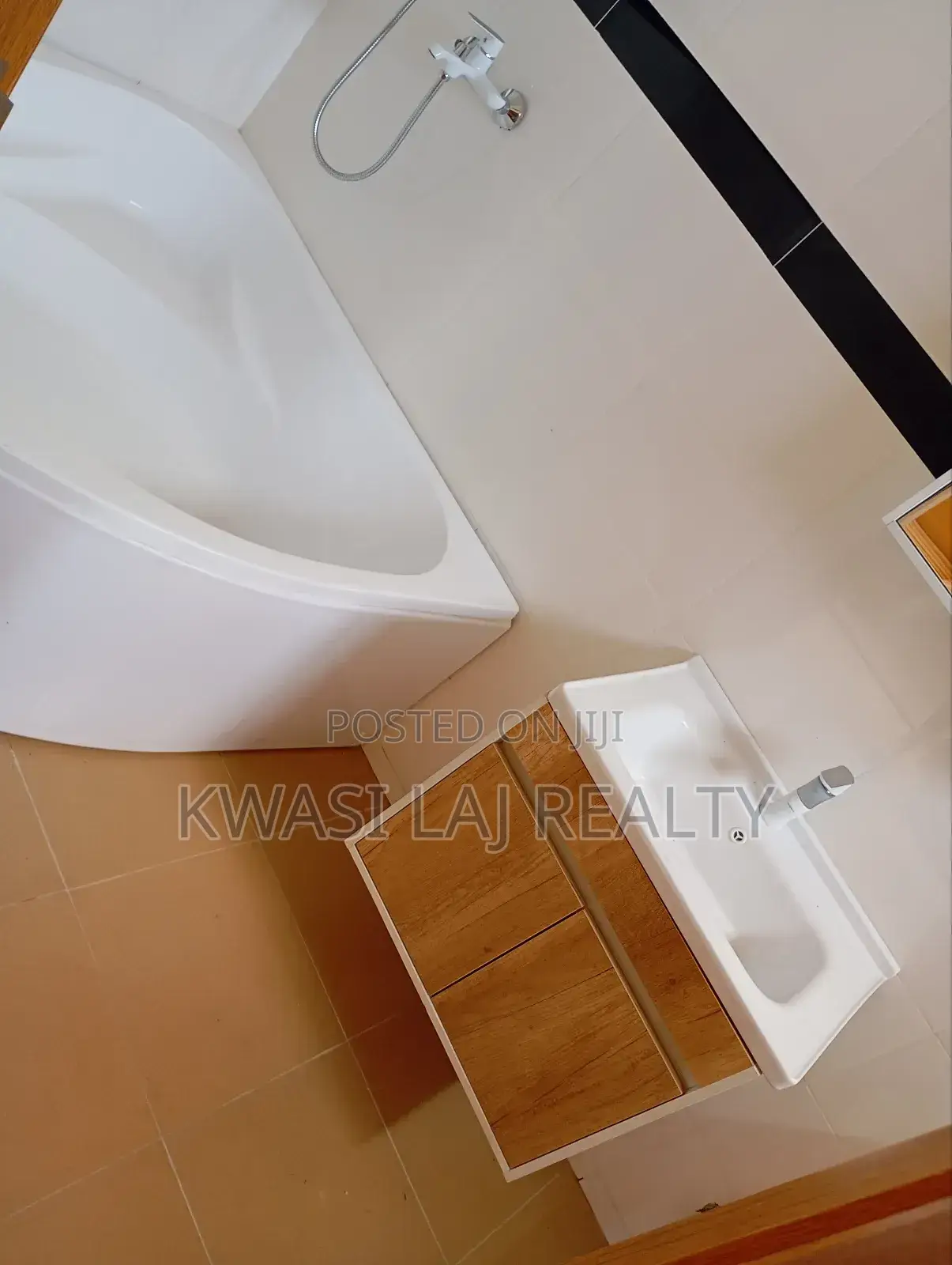 3bdrm Townhouse/Terrace in Kokrobite, Weija for sale