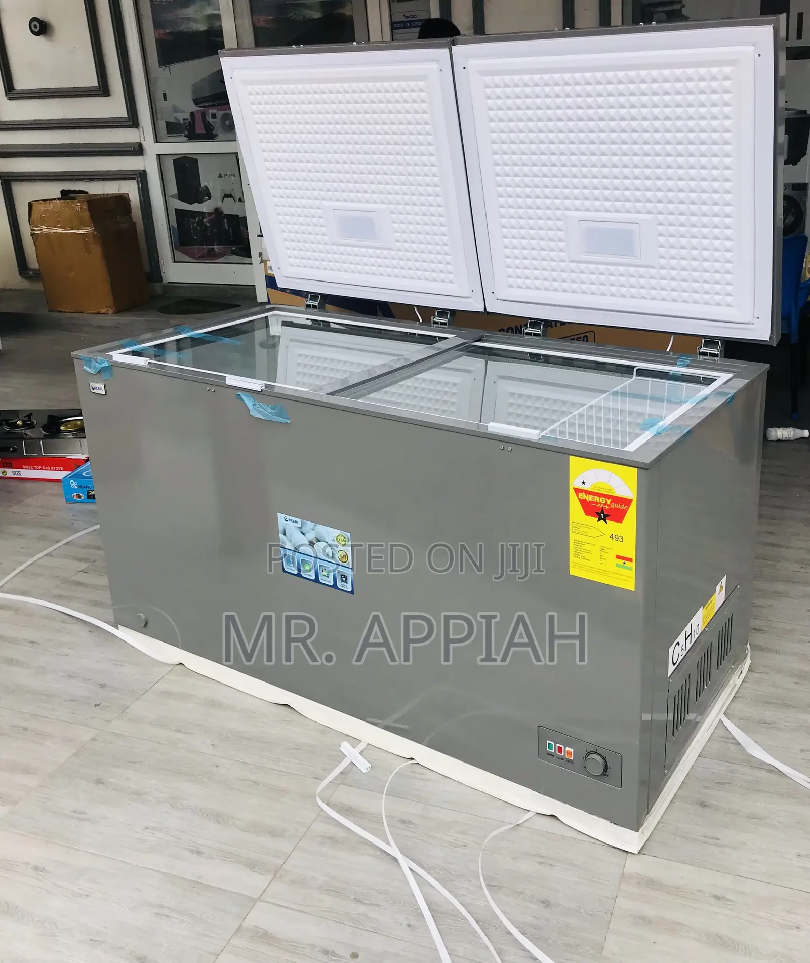 Quality Pearl PCF 400L Double Door Chest Freezer.