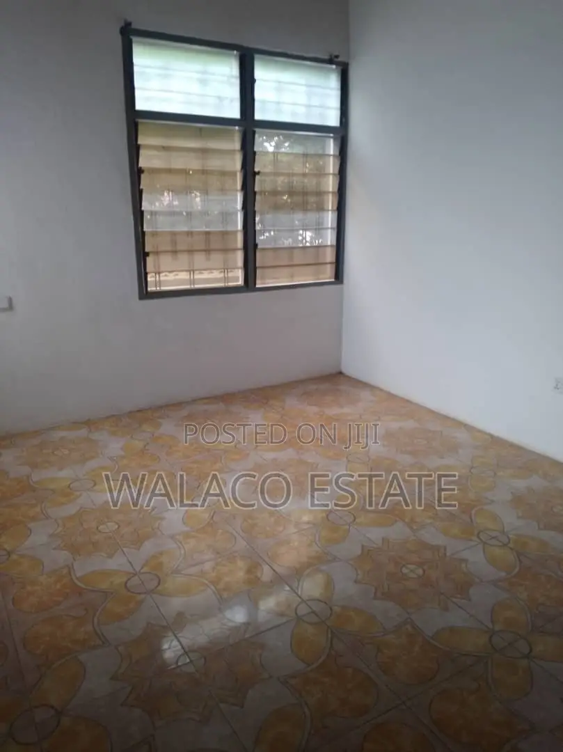 3bdrm House in Walako Estate, Kaneshie for rent