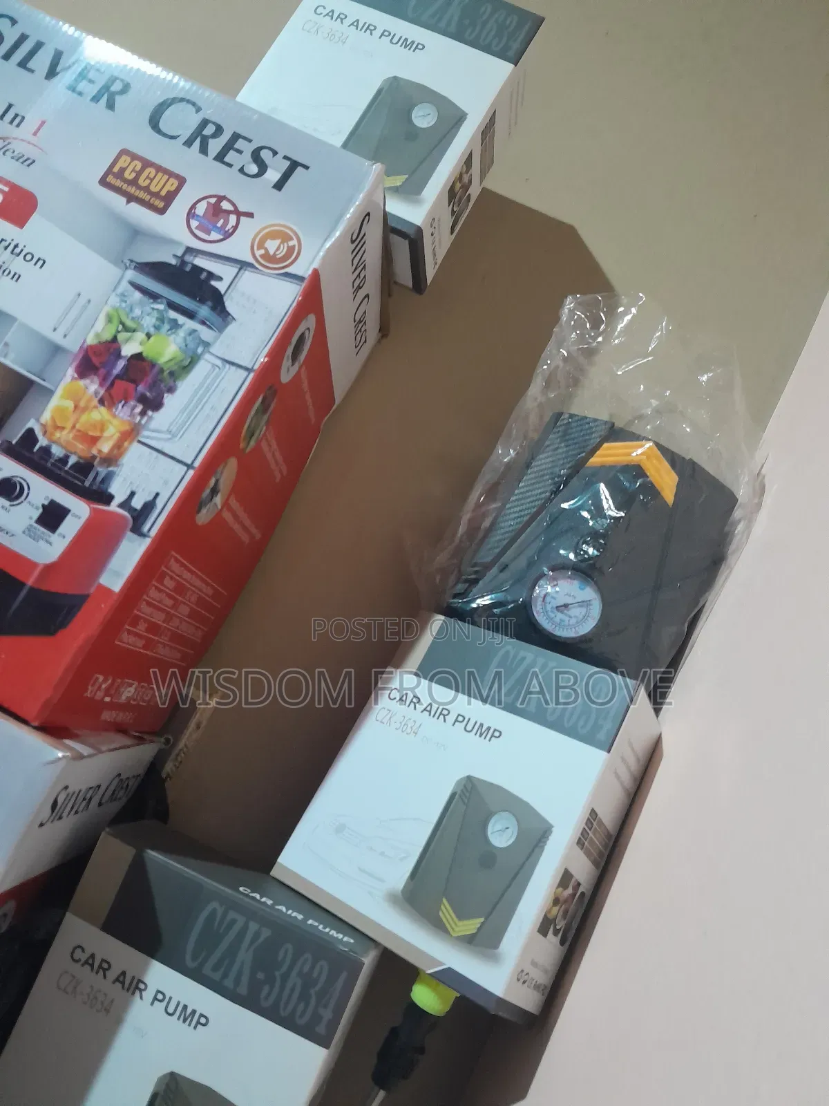 Tyre Pressure Pump Machine Available It's for All Cars Call in Accra