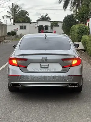 Honda Accord Touring 2.0T 2020 Silver