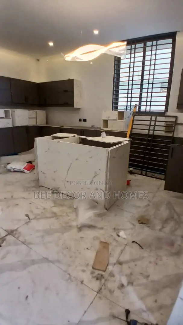 5bdrm Mansion in Bee Decor  & Homes, East Legon for sale