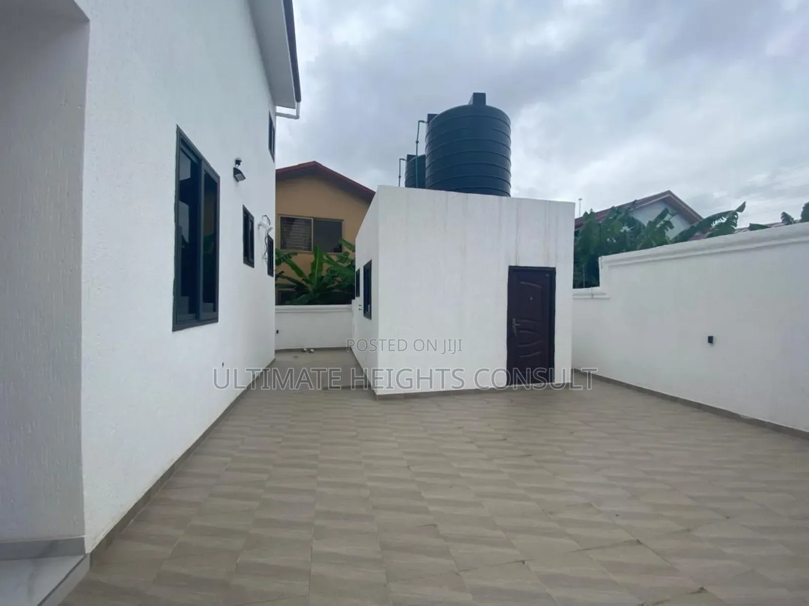 4bdrm House in Lakeside Estates for sale