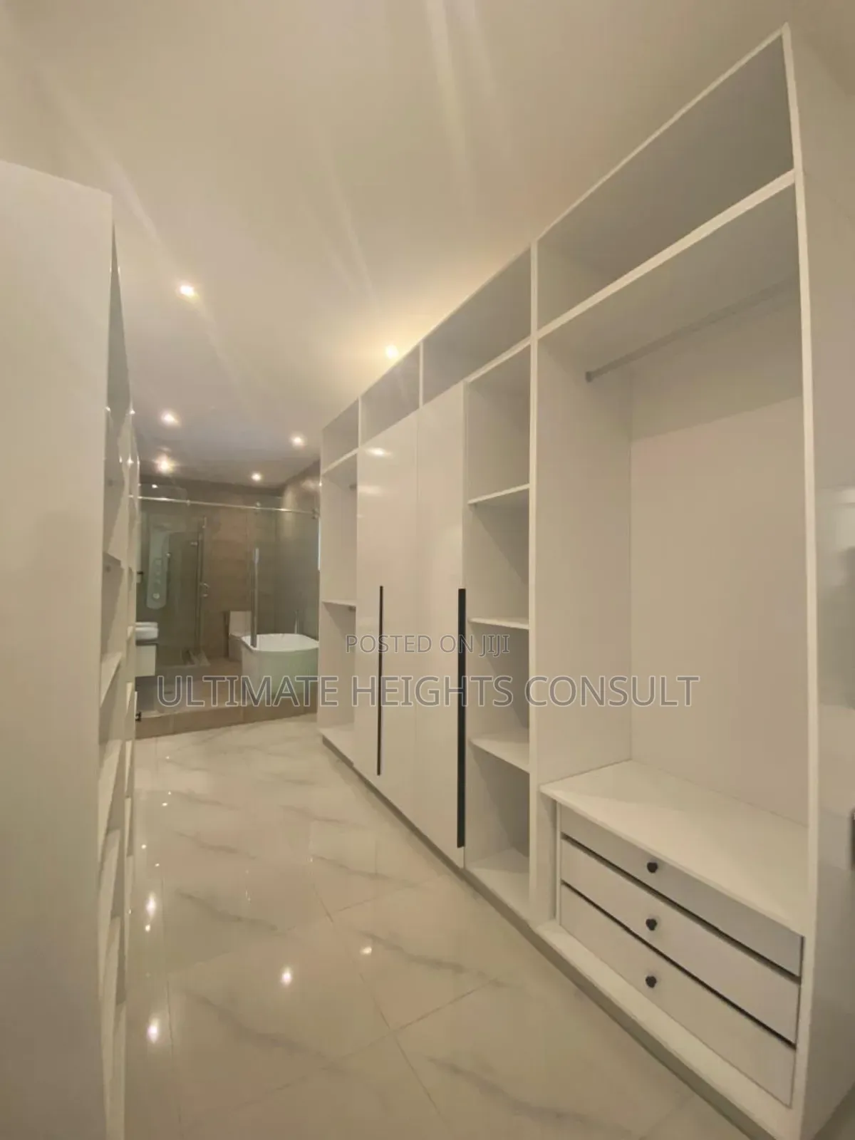4bdrm House in Lakeside Estates for sale