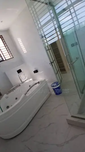5bdrm Mansion in Bee Decor & Homes, East Legon for sale