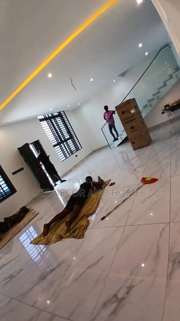 5bdrm Mansion in Bee Decor & Homes, East Legon for sale