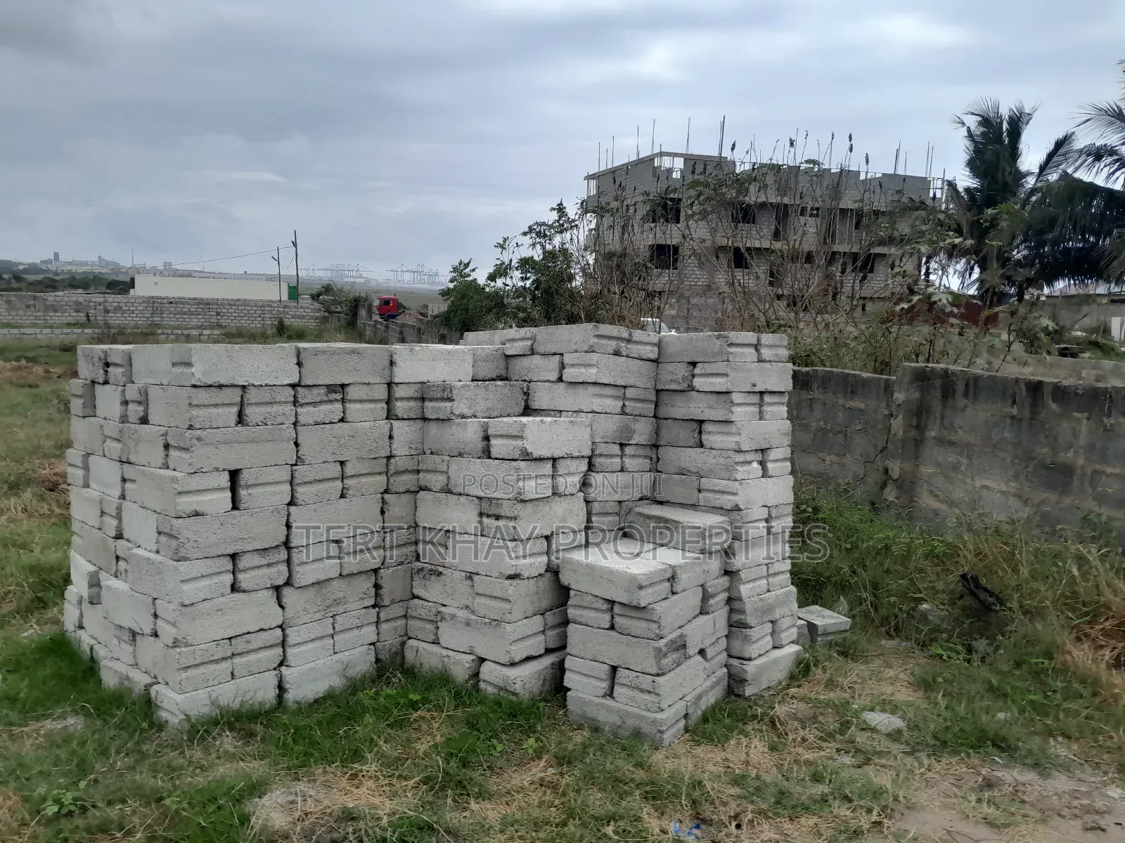 Land for Sale in Sakumono