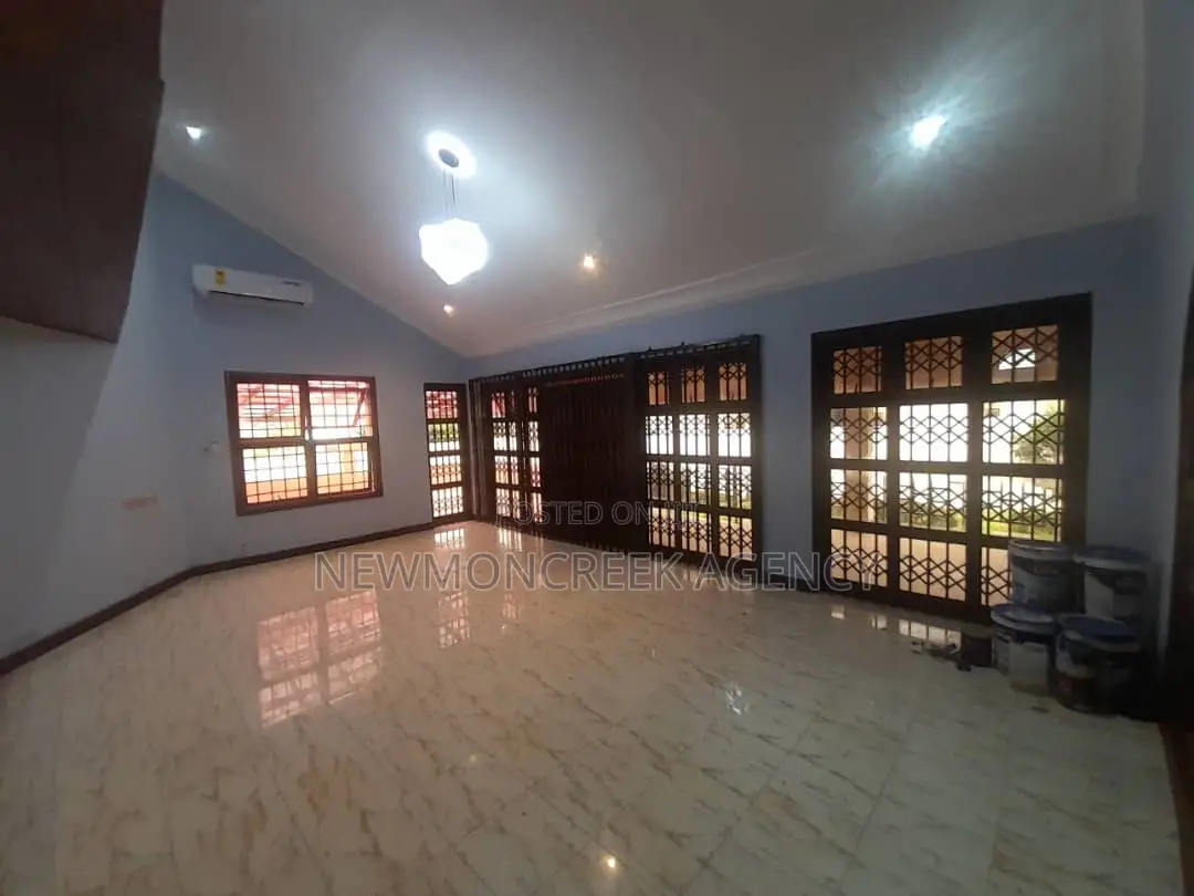 3bdrm Duplex in Gate Estate,Pokuase., Accra Metropolitan for rent