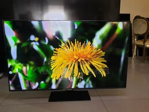 Qled Samsung 50"Uhd HDR Smart Tv