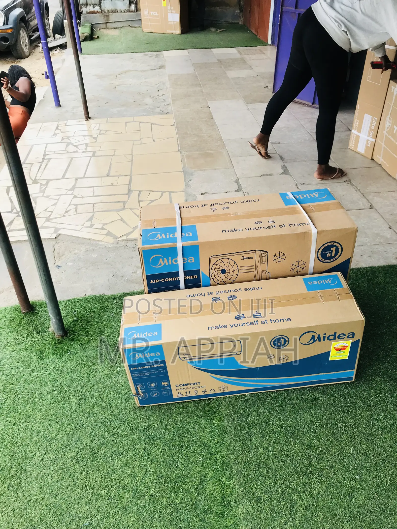 Order Authentic Midea R410 Gas 1.5hp Air Conditioner.