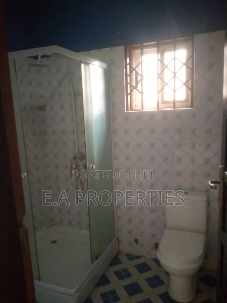 6bdrm House in E A Properties, Frafraha for sale