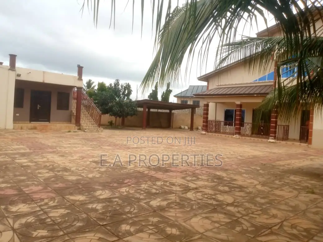 6bdrm House in E A Properties, Frafraha for sale