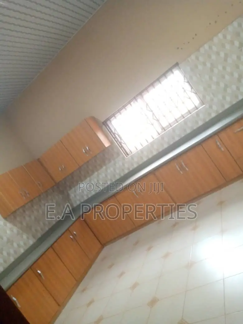 6bdrm House in E A Properties, Frafraha for sale