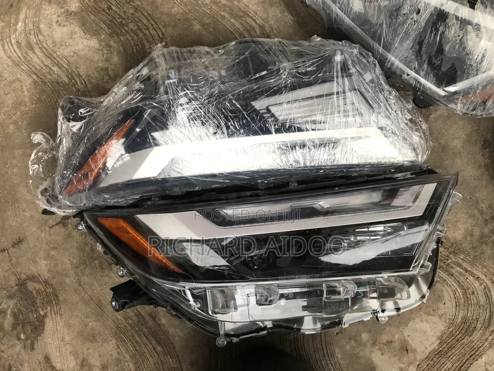 Toyota RAV4 2020 Hybrid Headlight Available