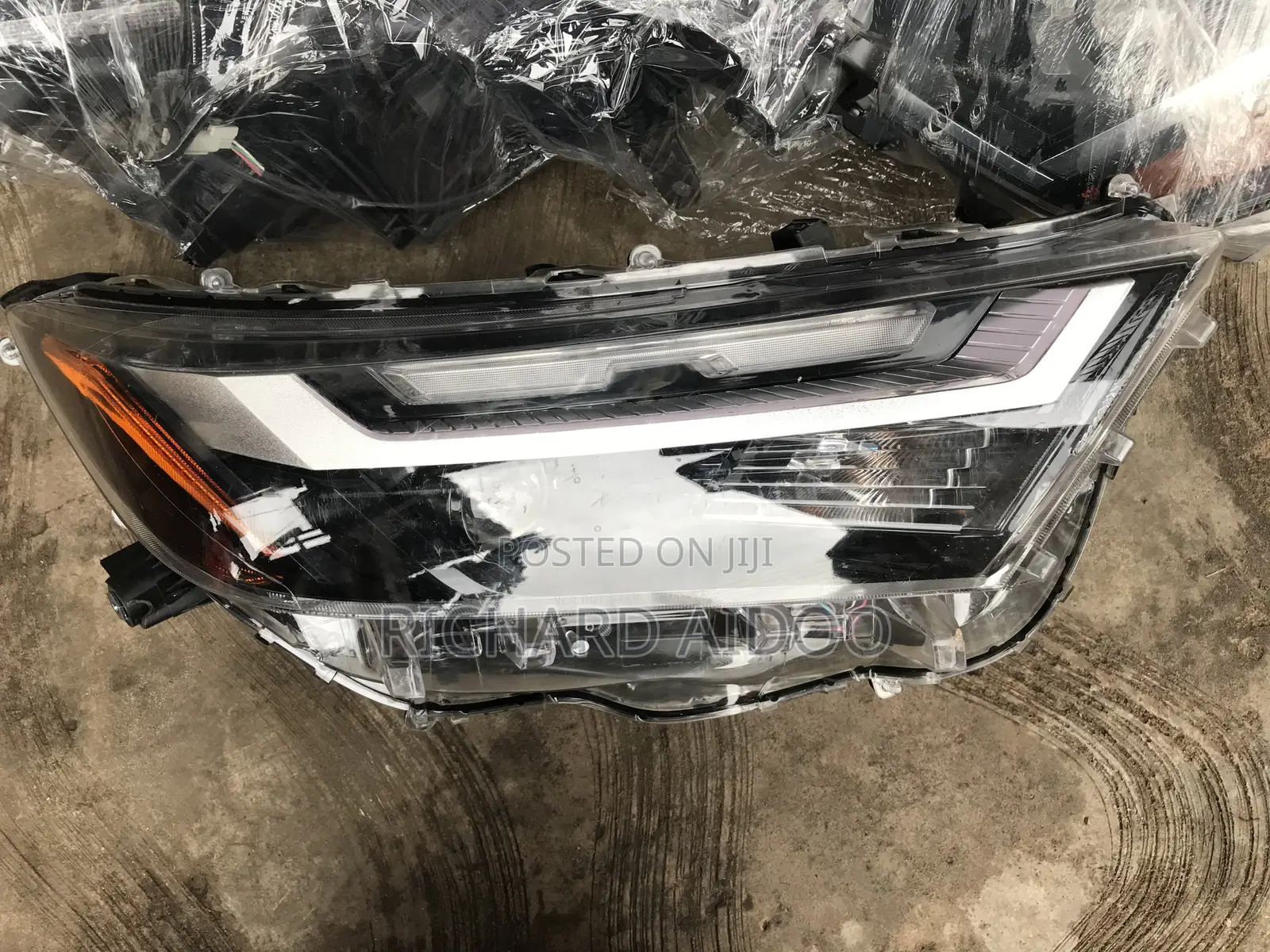 Toyota RAV4 2020 Hybrid Headlight Available