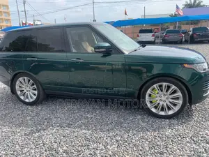 Land Rover Range Rover Vogue 2022 Green