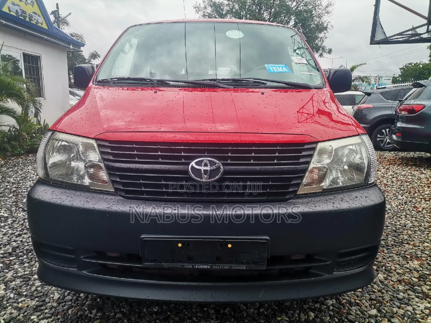 Toyota HiAce 2010 Red
