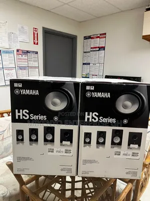 Yamaha Hs7 - Powered Studio Monitor With Free Audio Cable
