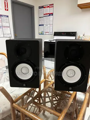 Yamaha Hs7 - Powered Studio Monitor With Free Audio Cable