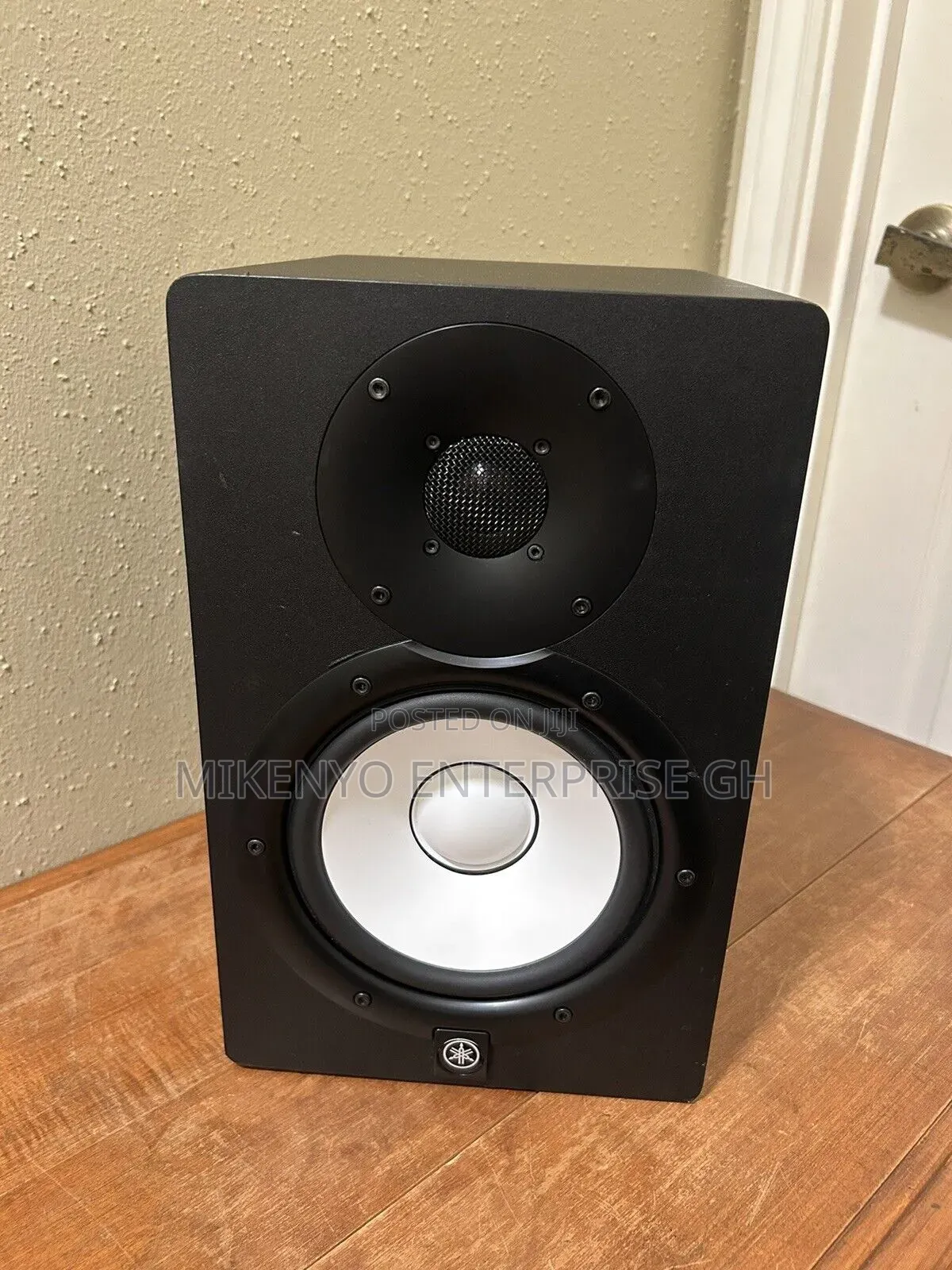 Yamaha Hs7 - Powered Studio Monitor With Free Audio Cable