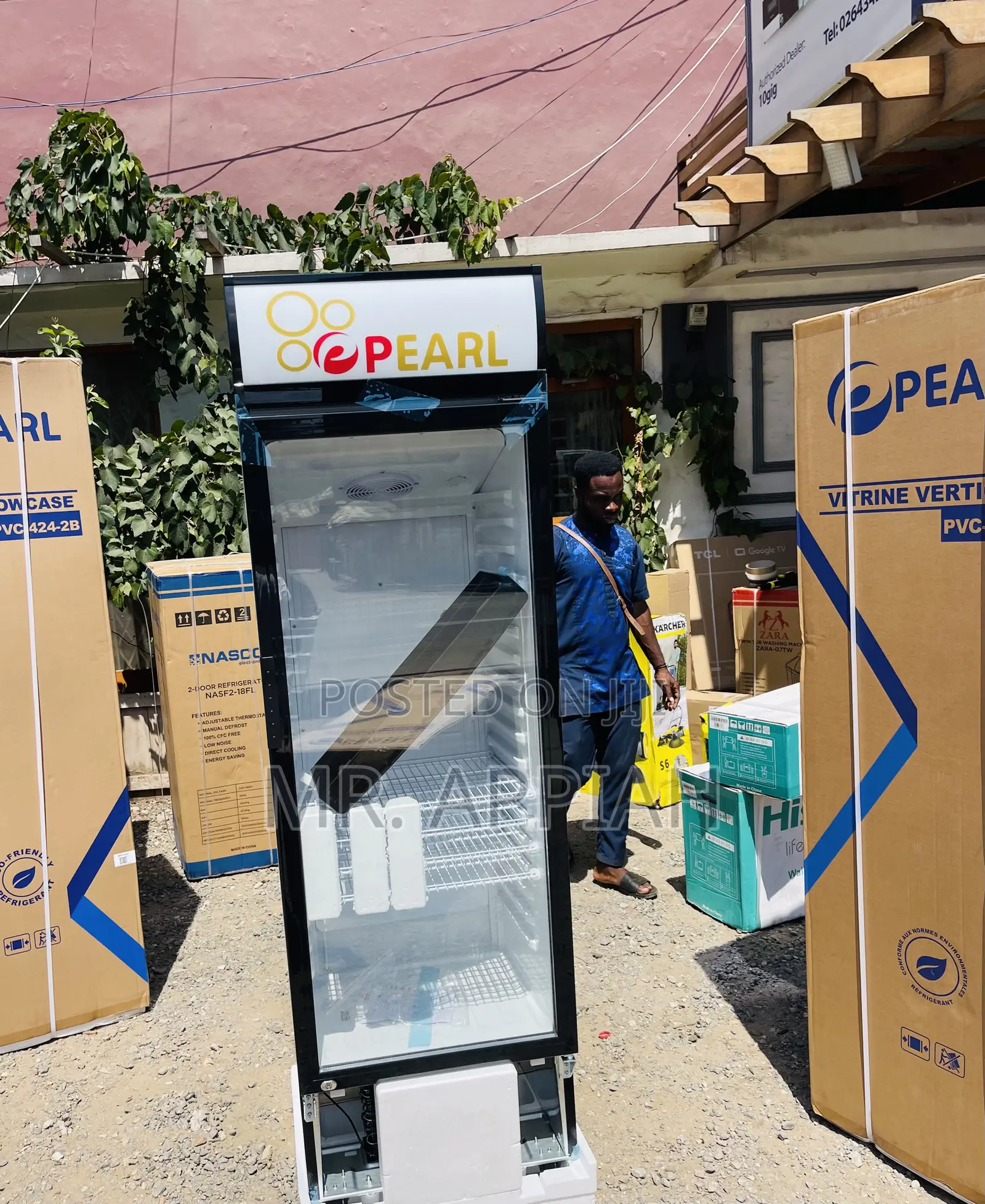 Get Pearl PVC-424 400L 1 Door Electric Display Fridge.