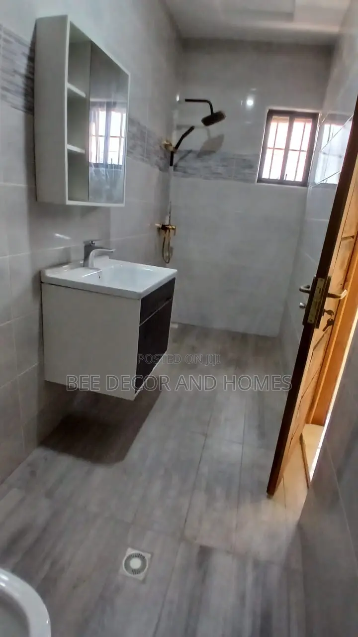 4bdrm Mansion in Bee Decor & Homes, East Legon for sale