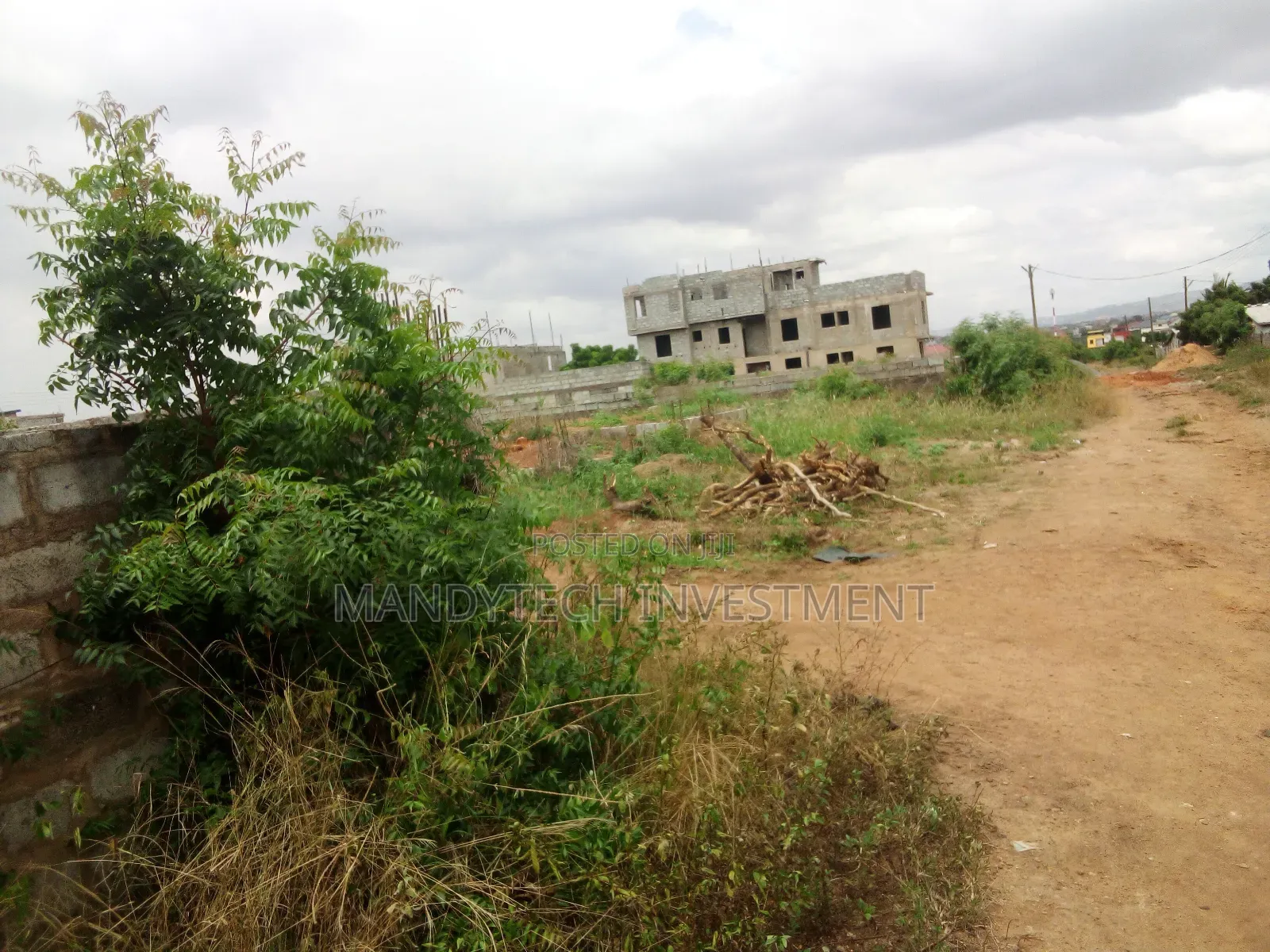 First Choice Land ( 2 Plots) Available Lakeside in Lake Side Estate