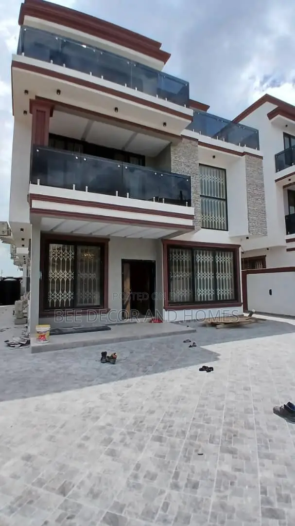 4bdrm Mansion in Bee Decor & Homes, East Legon for sale