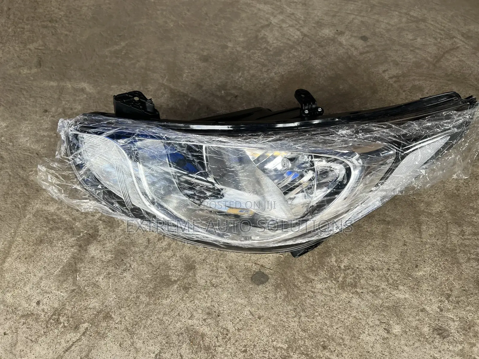 Hyundai Accent 2015 Headlights