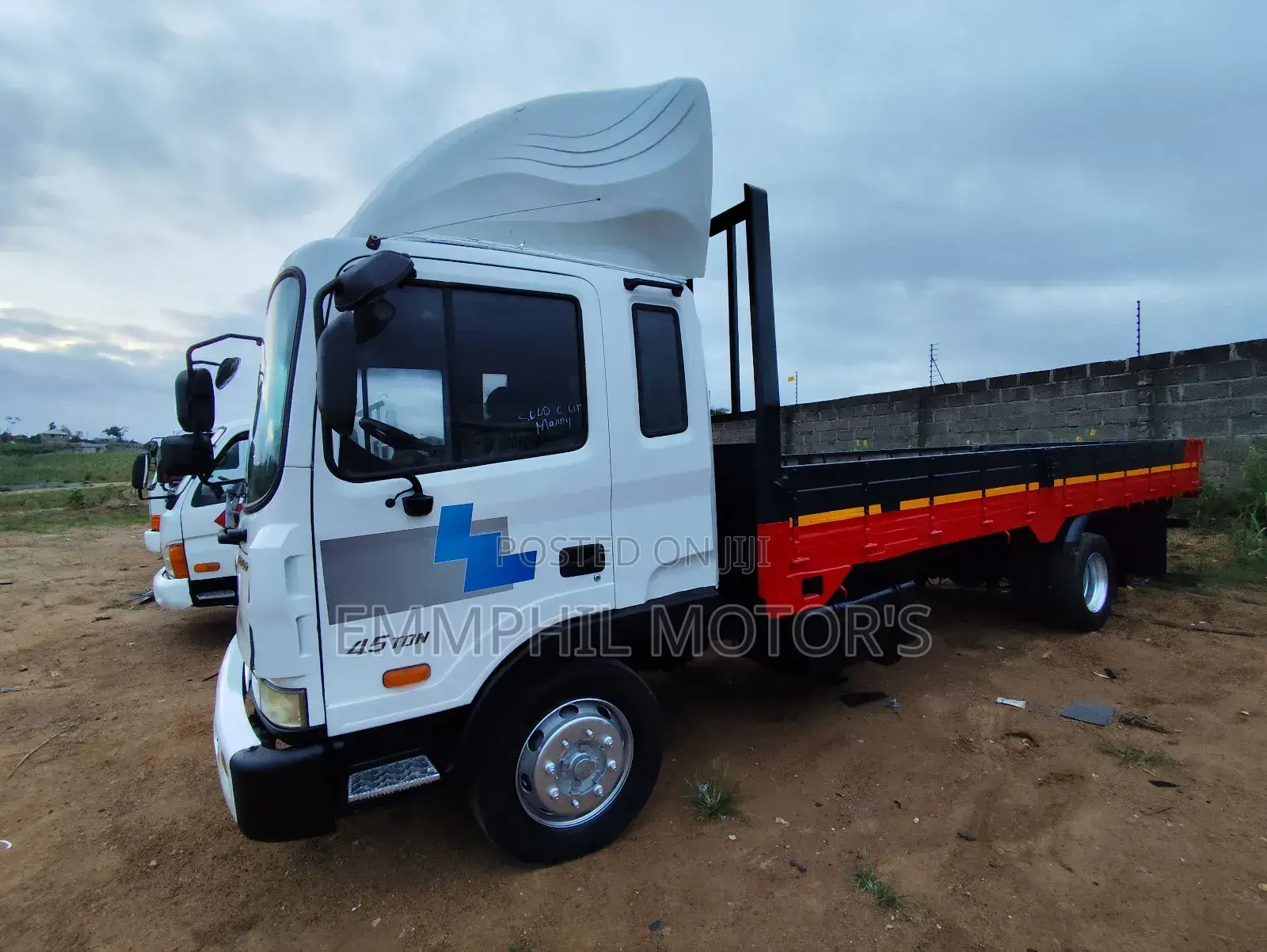 Hyundai Gold 5ton. Full Air Break System. New Arrivals.