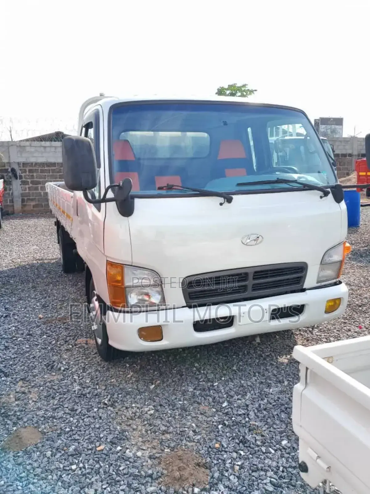 Hyundai Mighty 2. Manual Engine. No Fault. New Arrivals.