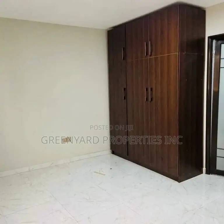 2bdrm Townhouse / Terrace in Upsa, East Legon for rent