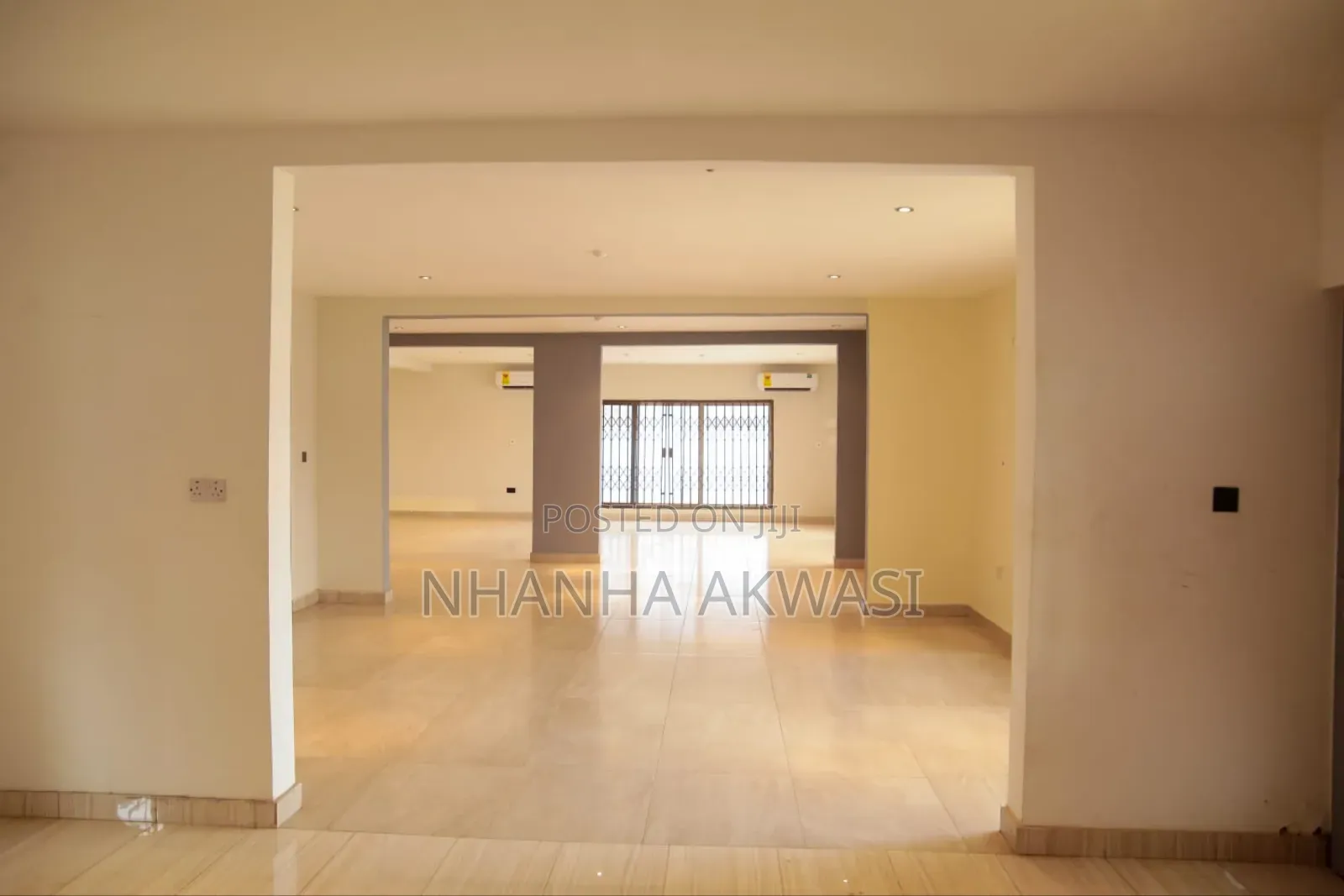 8bdrm House in Ashamed, Tema Metropolitan for rent