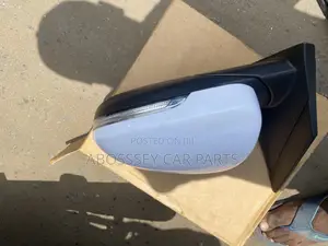 Hyundai Tucson 2016 to 2018 Mirror With Sensor and Light