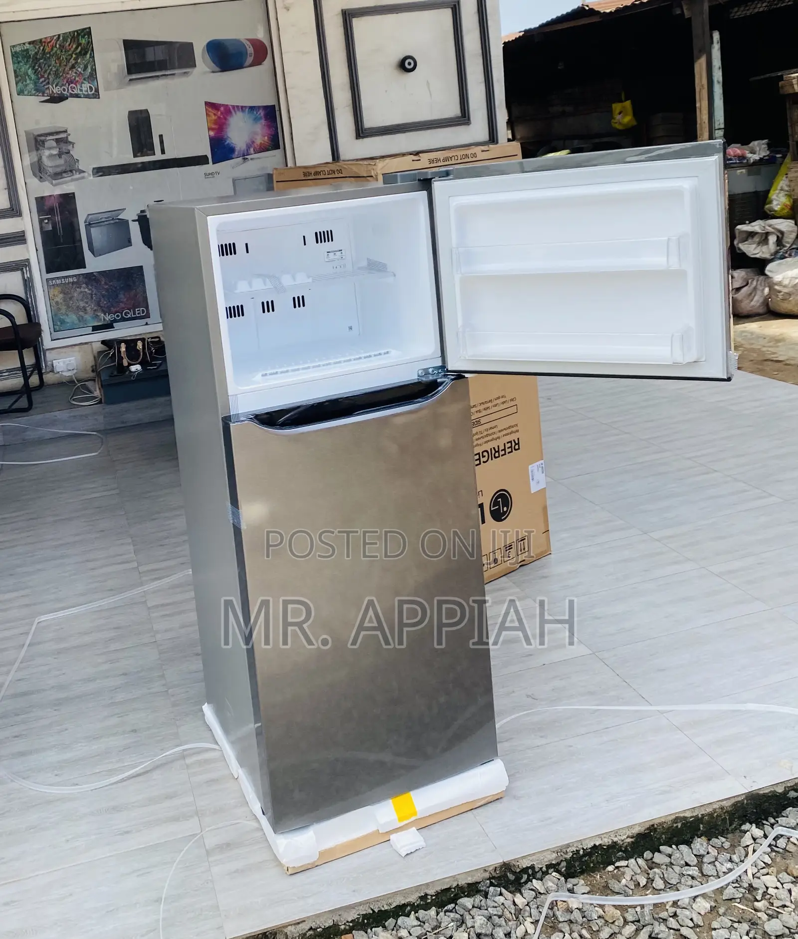 Unique Design LG 187L Electric Fridge(GN-B202SQBB)Gray.
